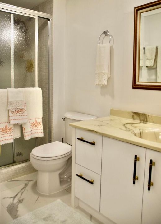 合同活跃: $3,500 (2 贝兹, 2 浴室, 1000 平方英尺)