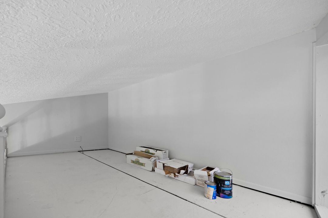 Под контрактом: $419,000 (2 спален, 2 ванн, 1276 Квадратных фут)