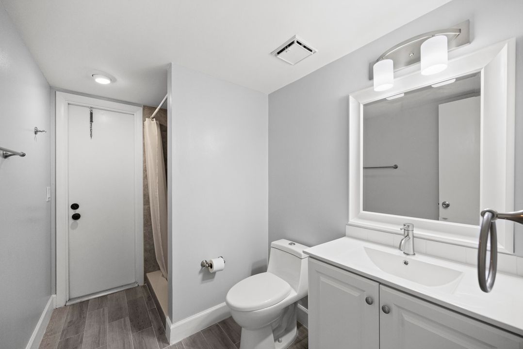 Под контрактом: $419,000 (2 спален, 2 ванн, 1276 Квадратных фут)