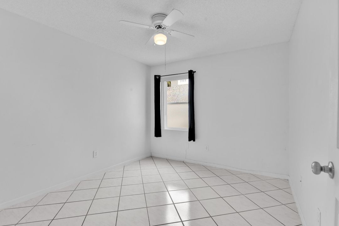 Под контрактом: $499,000 (3 спален, 2 ванн, 1700 Квадратных фут)