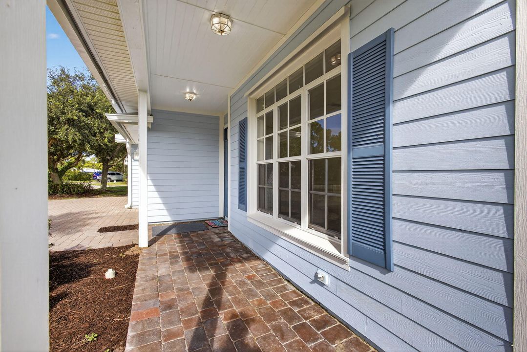 Active With Contract: $569,000 (4 beds, 2 baths, 2304 Square Feet)