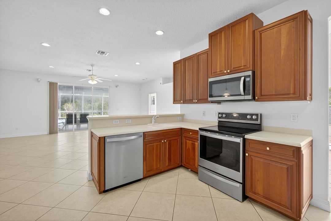 Active With Contract: $569,000 (4 beds, 2 baths, 2304 Square Feet)