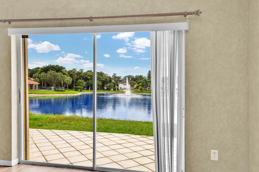 Под контрактом: $499,000 (3 спален, 2 ванн, 1700 Квадратных фут)