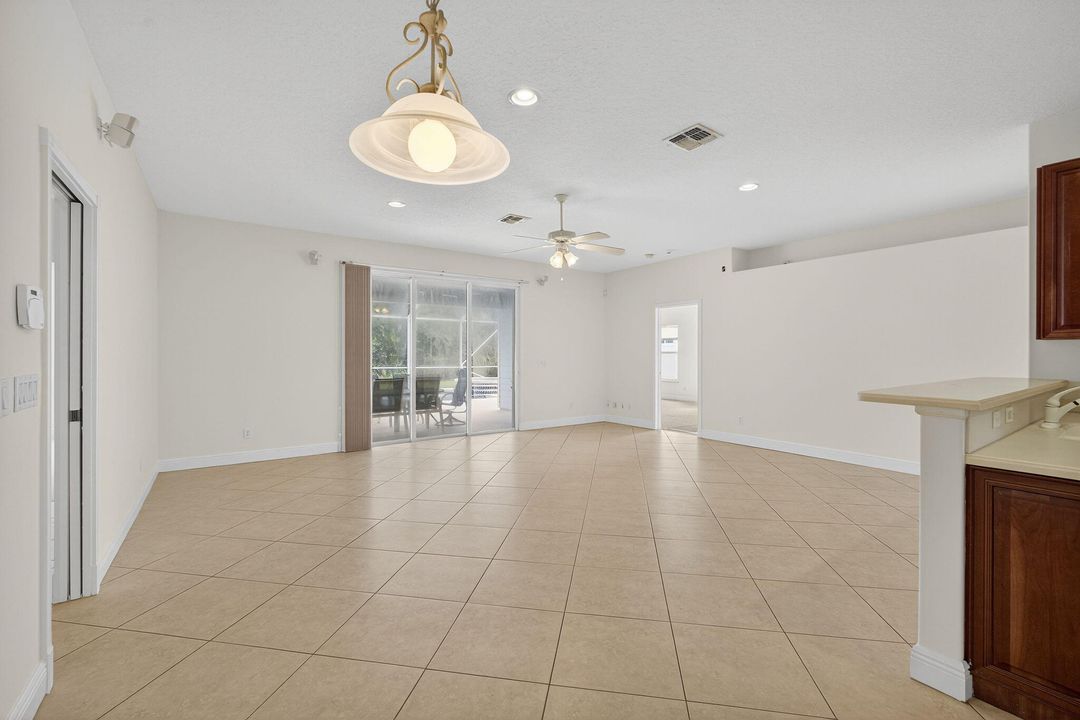 Active With Contract: $569,000 (4 beds, 2 baths, 2304 Square Feet)