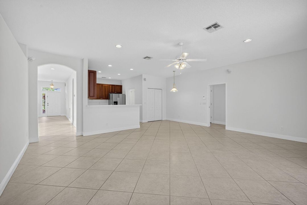 Active With Contract: $569,000 (4 beds, 2 baths, 2304 Square Feet)