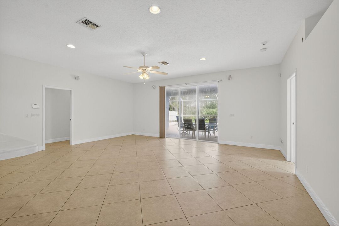 Active With Contract: $569,000 (4 beds, 2 baths, 2304 Square Feet)