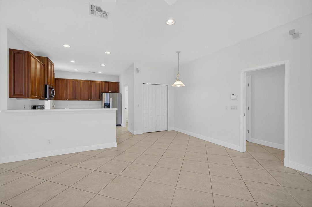 Active With Contract: $569,000 (4 beds, 2 baths, 2304 Square Feet)