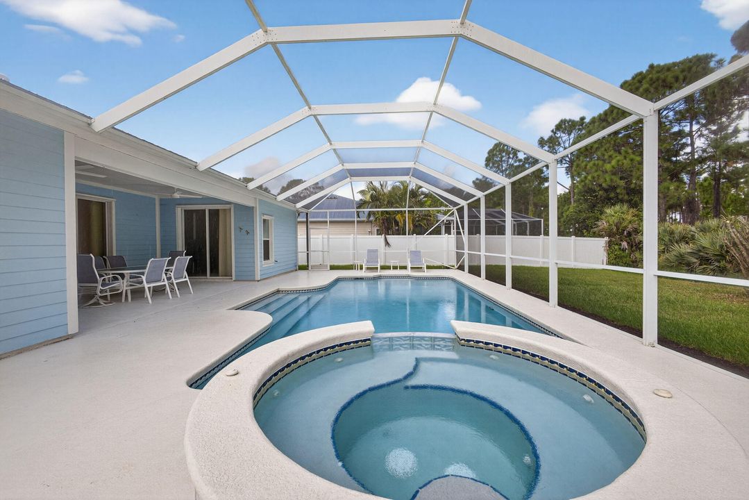 Active With Contract: $569,000 (4 beds, 2 baths, 2304 Square Feet)