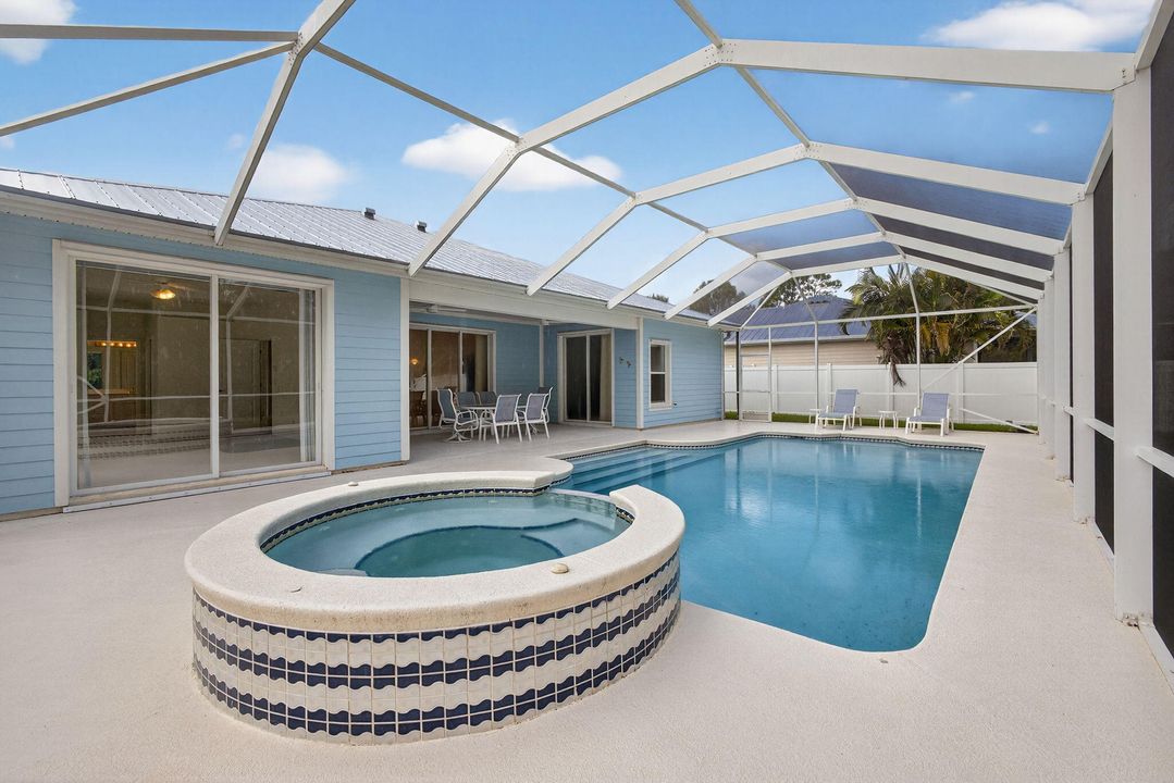 Active With Contract: $569,000 (4 beds, 2 baths, 2304 Square Feet)