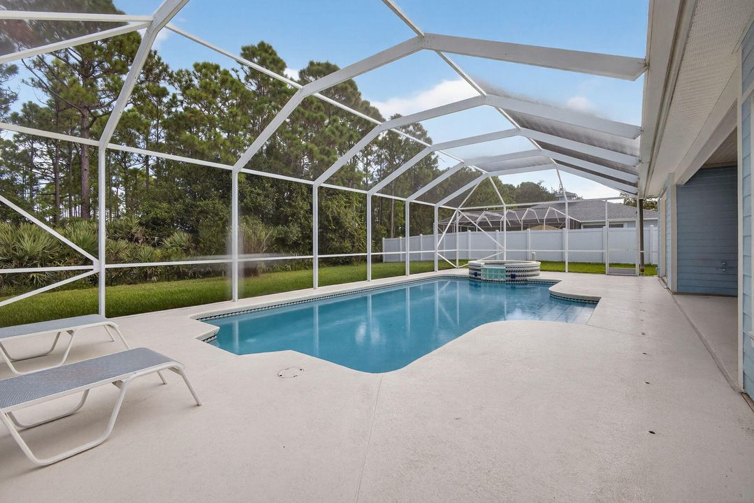 Active With Contract: $569,000 (4 beds, 2 baths, 2304 Square Feet)