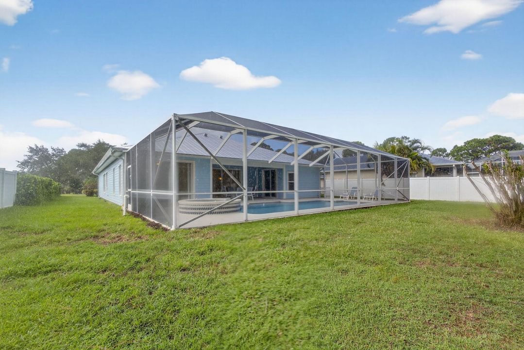 Active With Contract: $569,000 (4 beds, 2 baths, 2304 Square Feet)