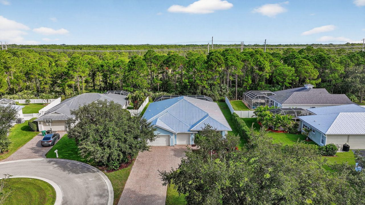 Active With Contract: $569,000 (4 beds, 2 baths, 2304 Square Feet)