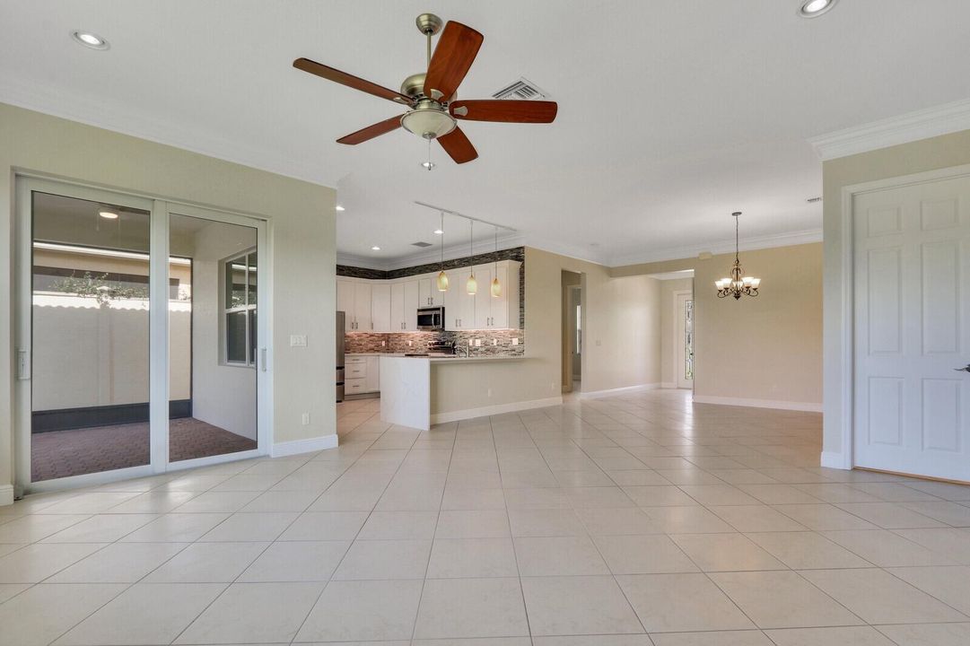 Active With Contract: $2,700 (2 beds, 2 baths, 1809 Square Feet)