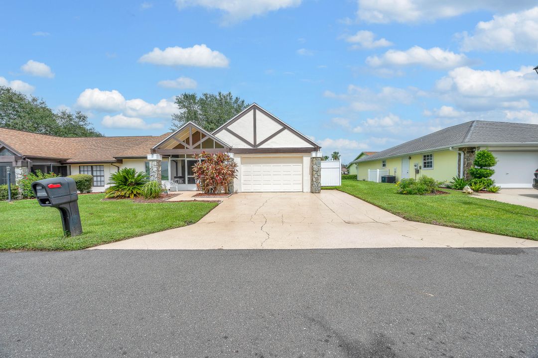 For Sale: $249,900 (2 beds, 2 baths, 1245 Square Feet)