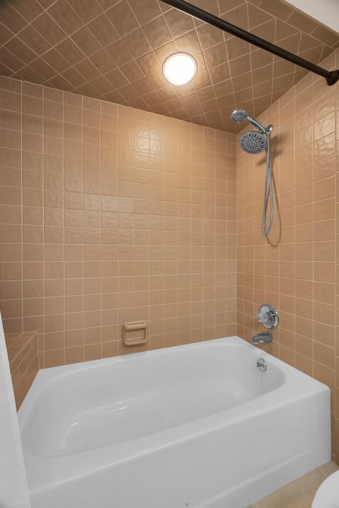 For Sale: $249,900 (2 beds, 2 baths, 1245 Square Feet)