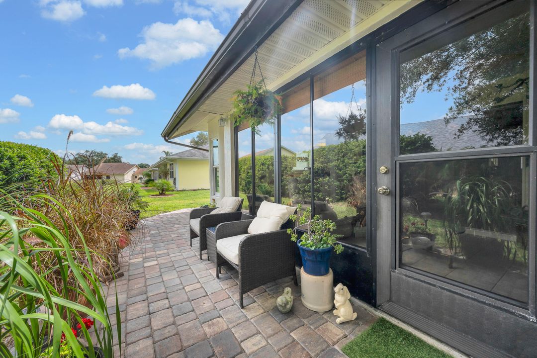 For Sale: $249,900 (2 beds, 2 baths, 1245 Square Feet)