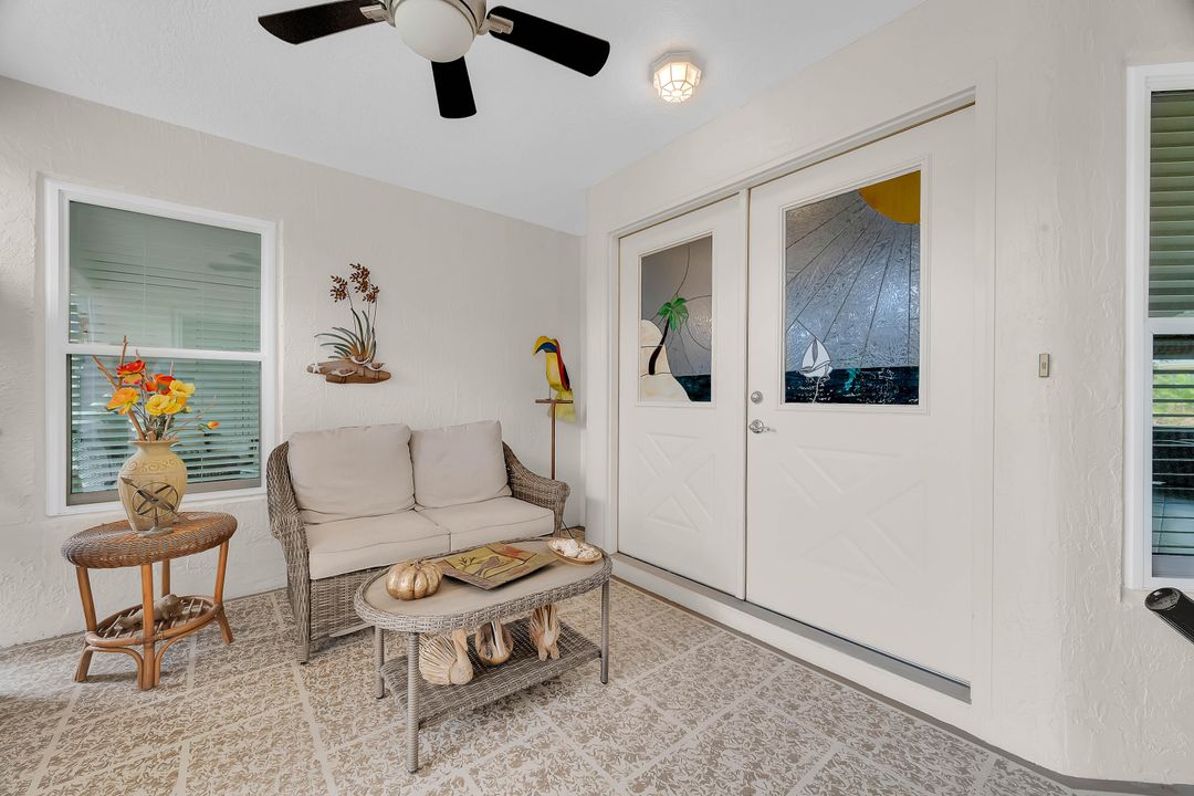 For Sale: $249,900 (2 beds, 2 baths, 1245 Square Feet)