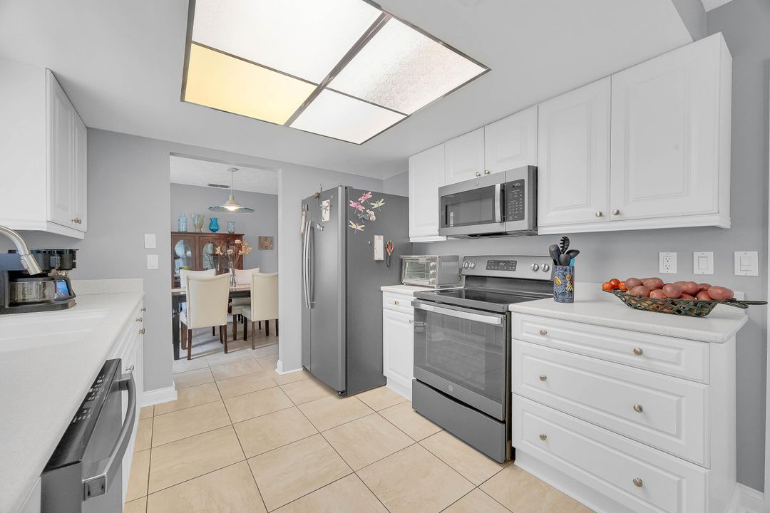 For Sale: $249,900 (2 beds, 2 baths, 1245 Square Feet)