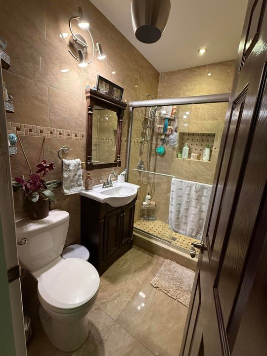 Active With Contract: $515,000 (4 beds, 4 baths, 1661 Square Feet)