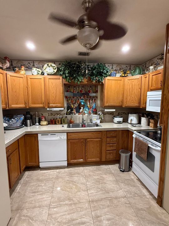 Active With Contract: $515,000 (4 beds, 4 baths, 1661 Square Feet)