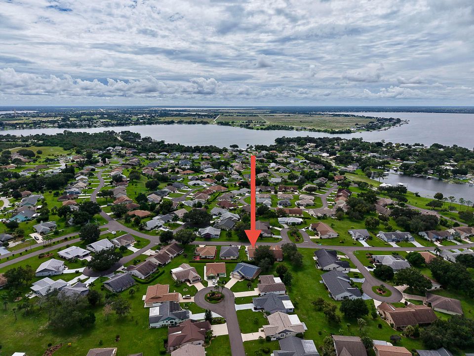 For Sale: $249,900 (2 beds, 2 baths, 1245 Square Feet)