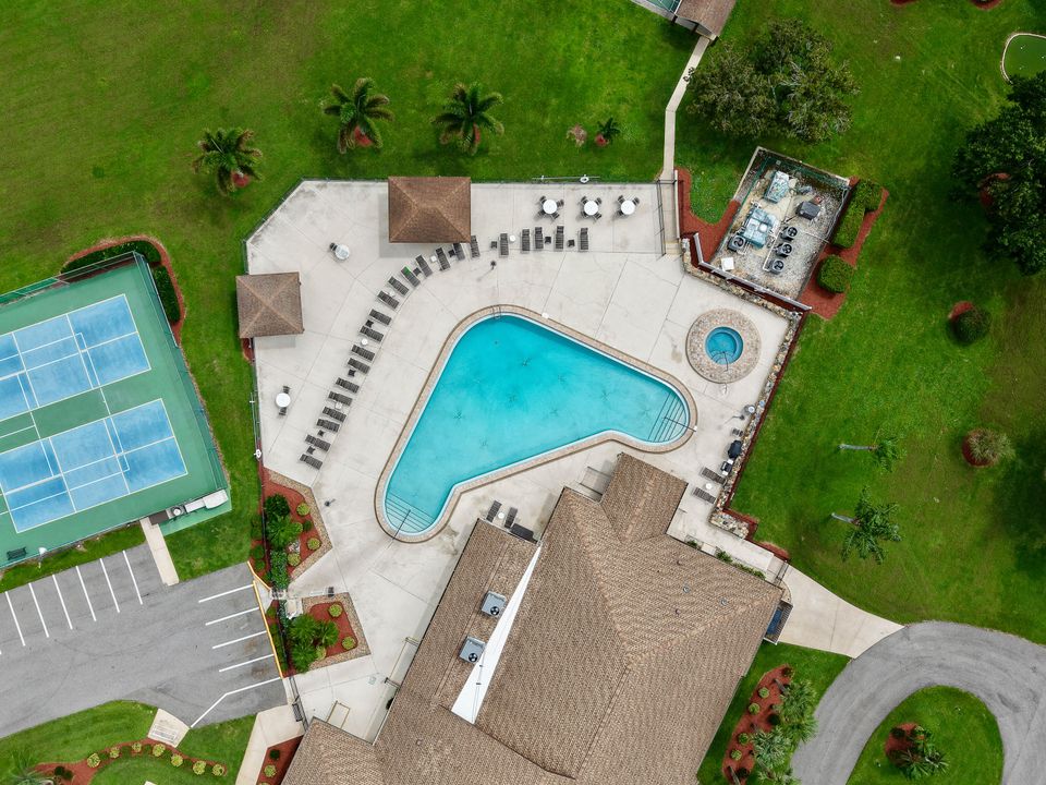 For Sale: $249,900 (2 beds, 2 baths, 1245 Square Feet)