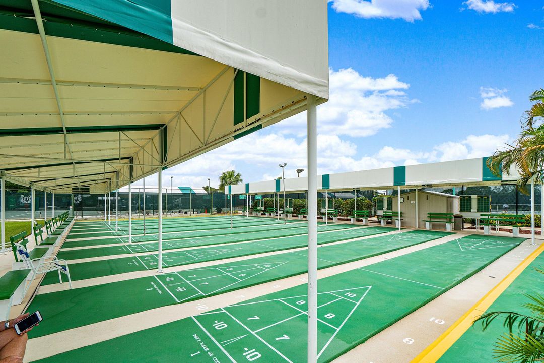 合同活跃: $132,500 (2 贝兹, 2 浴室, 989 平方英尺)