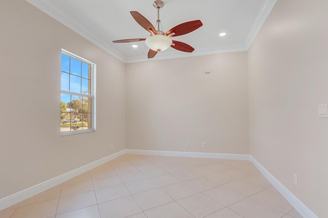 Active With Contract: $2,700 (2 beds, 2 baths, 1809 Square Feet)