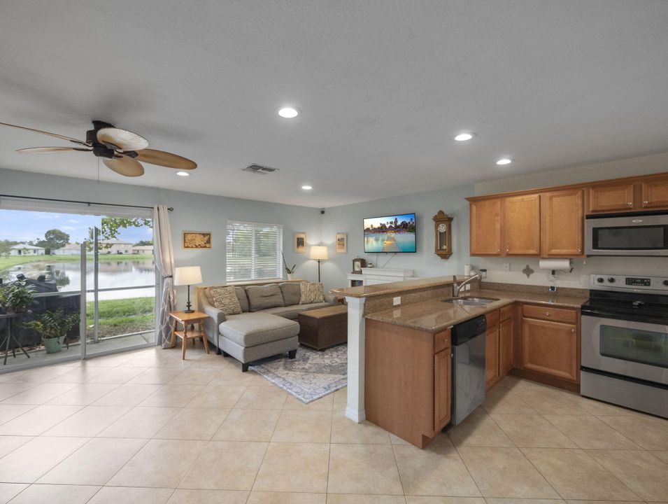 For Sale: $269,000 (2 beds, 2 baths, 1303 Square Feet)