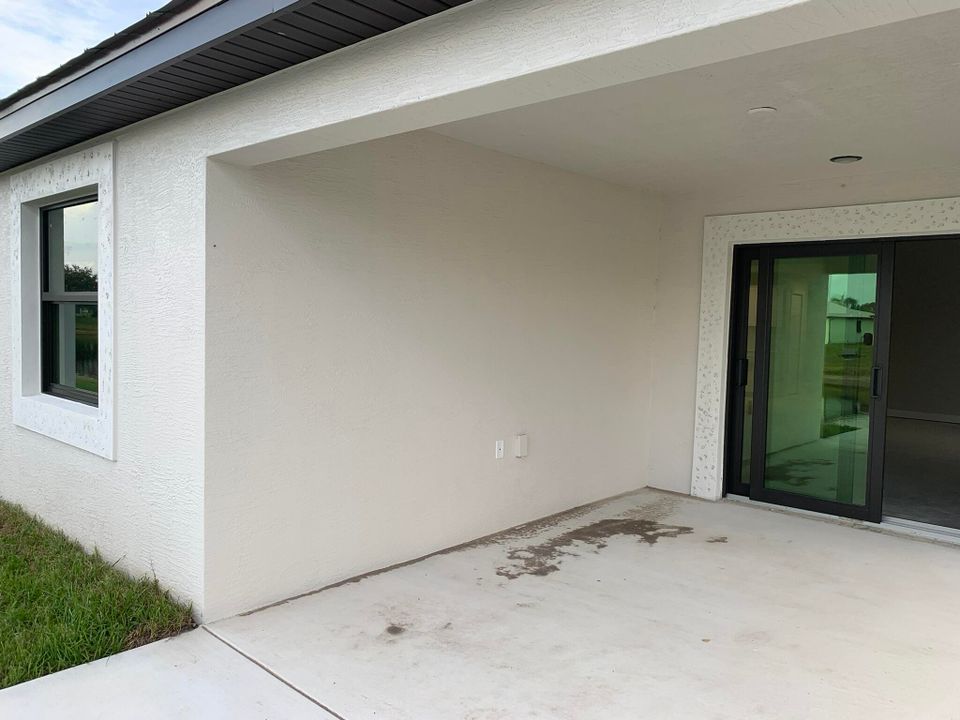 待售: $279,000 (2 贝兹, 2 浴室, 1687 平方英尺)