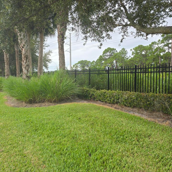 For Sale: $269,000 (2 beds, 2 baths, 1303 Square Feet)