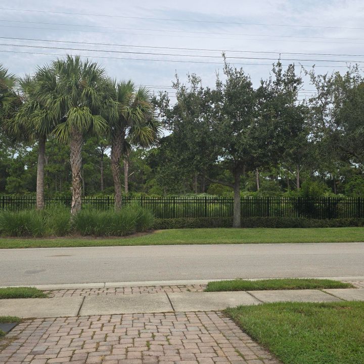 For Sale: $269,000 (2 beds, 2 baths, 1303 Square Feet)