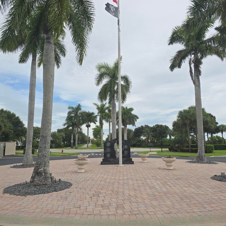 For Sale: $269,000 (2 beds, 2 baths, 1303 Square Feet)