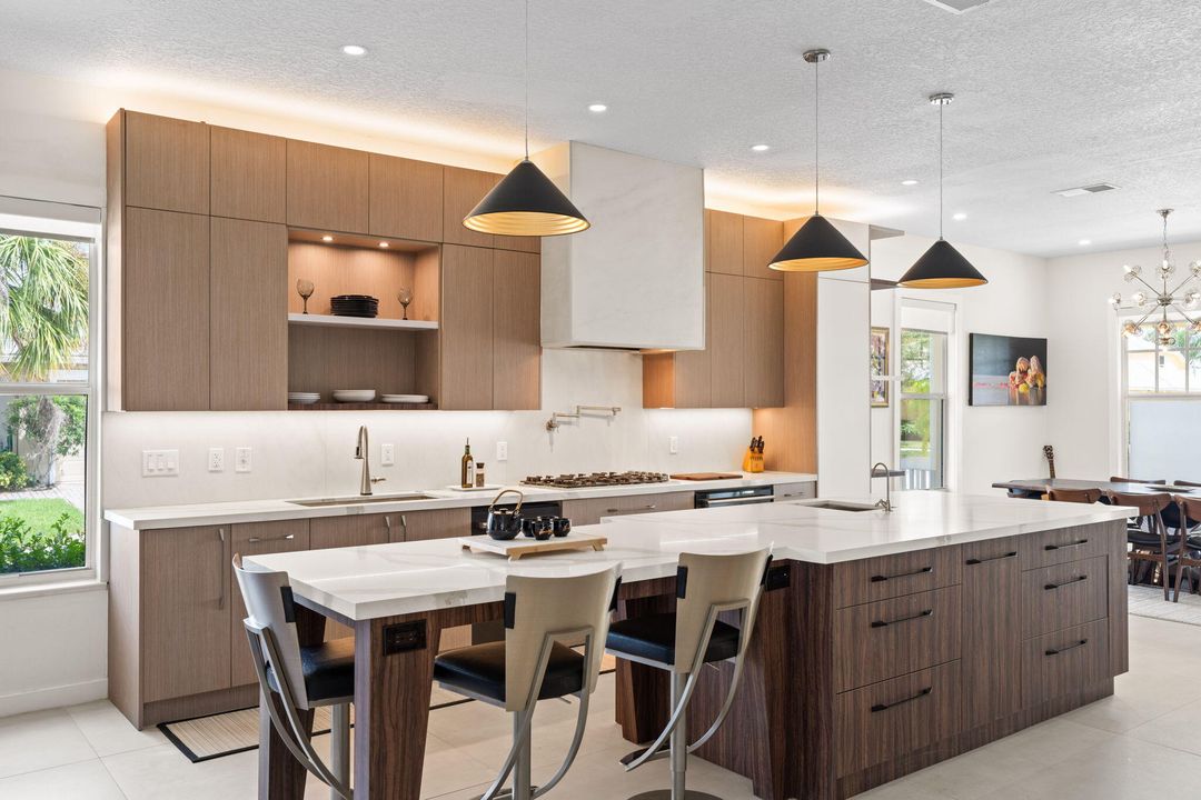 Recently Sold: $525,000 (3 beds, 2 baths, 2413 Square Feet)