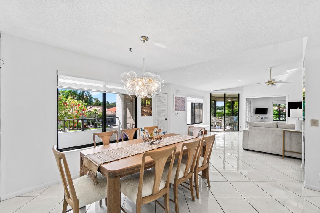 Под контрактом: $10,500 (2 спален, 2 ванн, 1728 Квадратных фут)