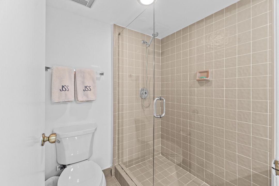 Под контрактом: $10,500 (2 спален, 2 ванн, 1728 Квадратных фут)