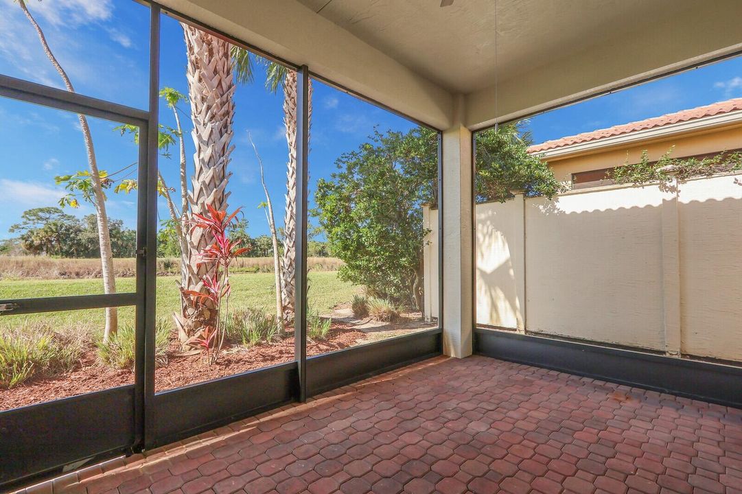 Active With Contract: $2,700 (2 beds, 2 baths, 1809 Square Feet)