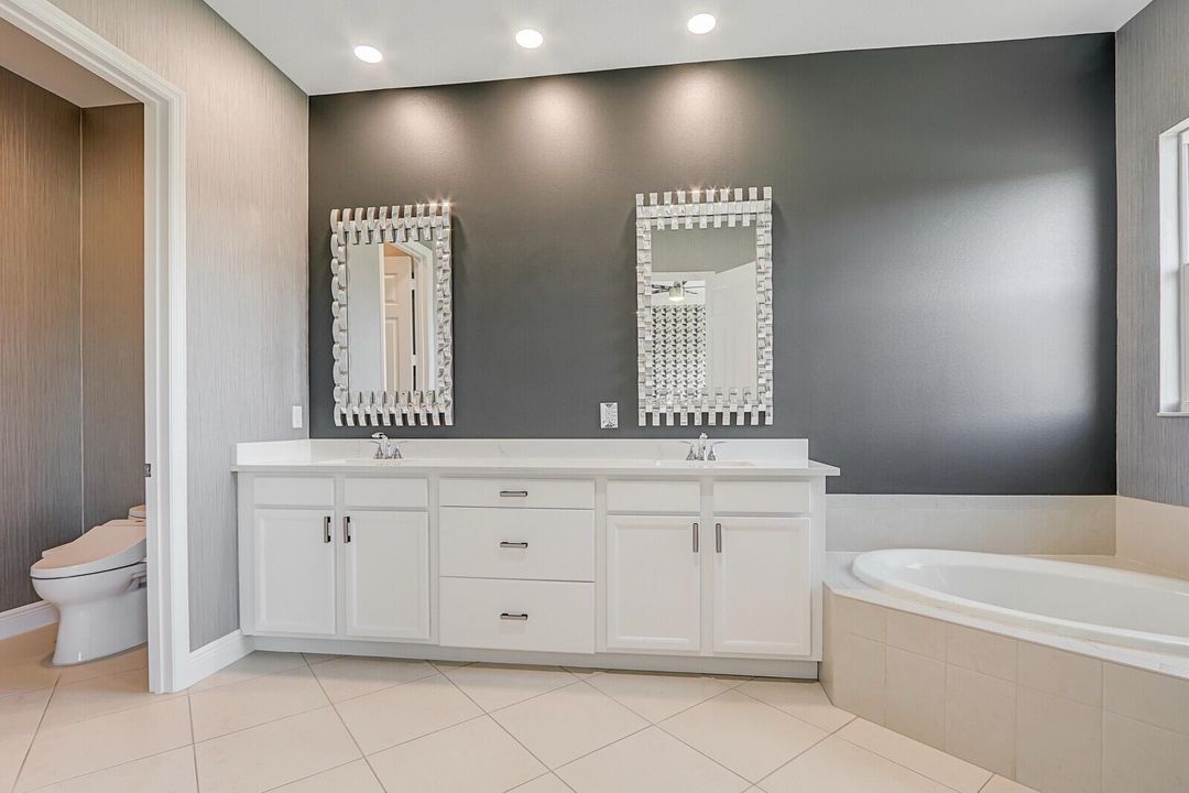 Active With Contract: $2,700 (2 beds, 2 baths, 1809 Square Feet)