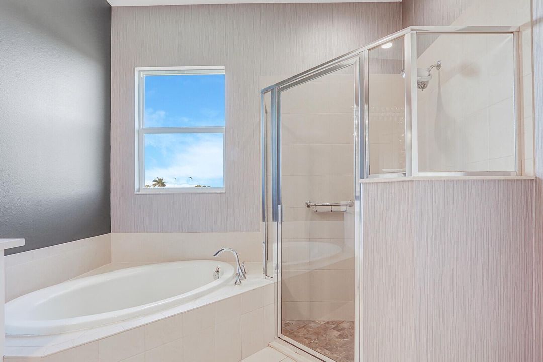 Active With Contract: $2,700 (2 beds, 2 baths, 1809 Square Feet)