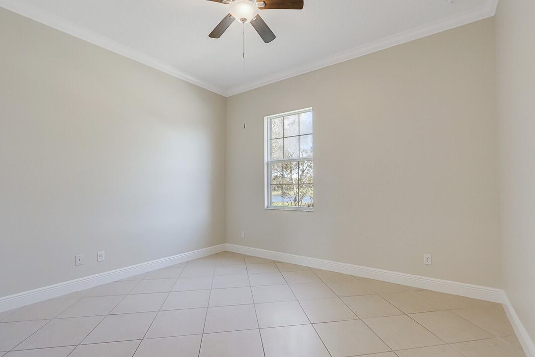 Active With Contract: $2,700 (2 beds, 2 baths, 1809 Square Feet)