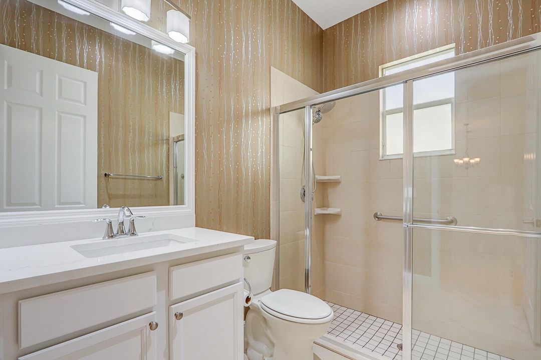 Active With Contract: $2,700 (2 beds, 2 baths, 1809 Square Feet)