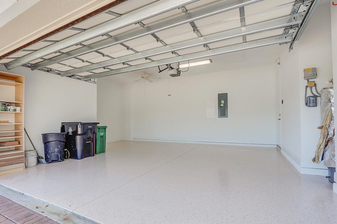 Active With Contract: $2,700 (2 beds, 2 baths, 1809 Square Feet)