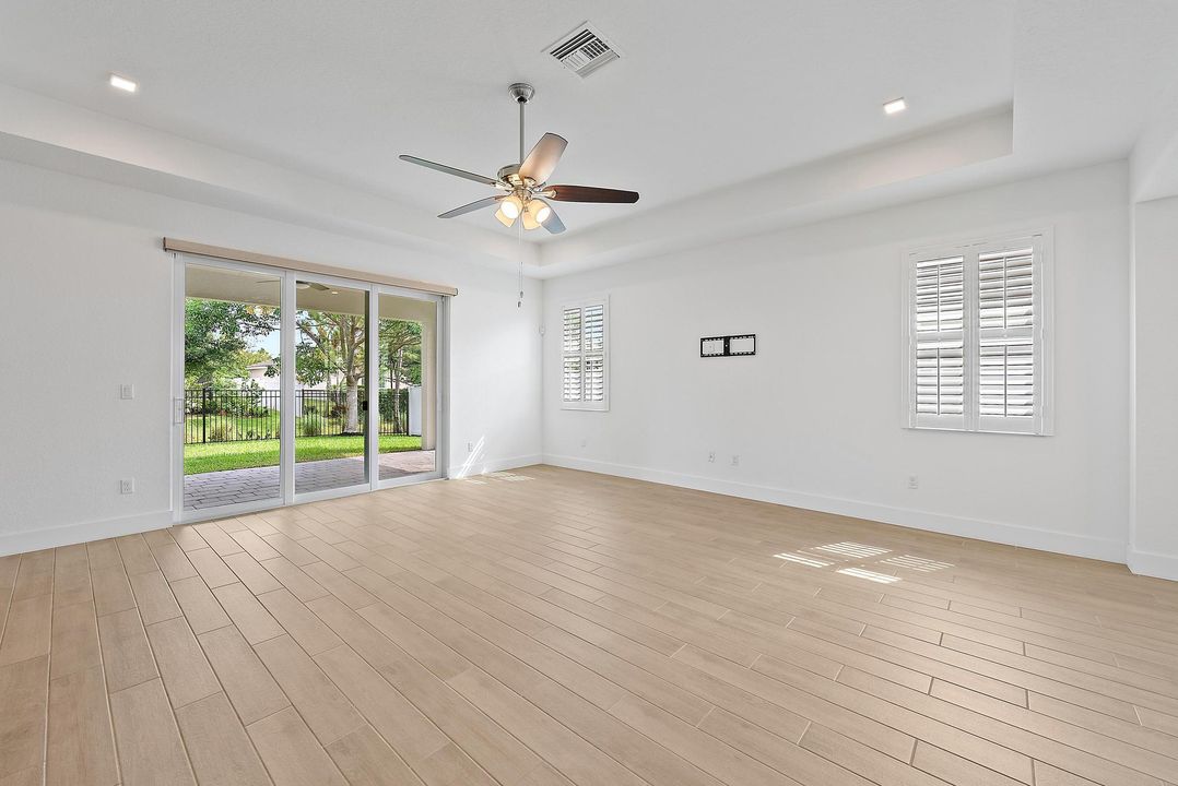 Active With Contract: $780,000 (4 beds, 3 baths, 2838 Square Feet)