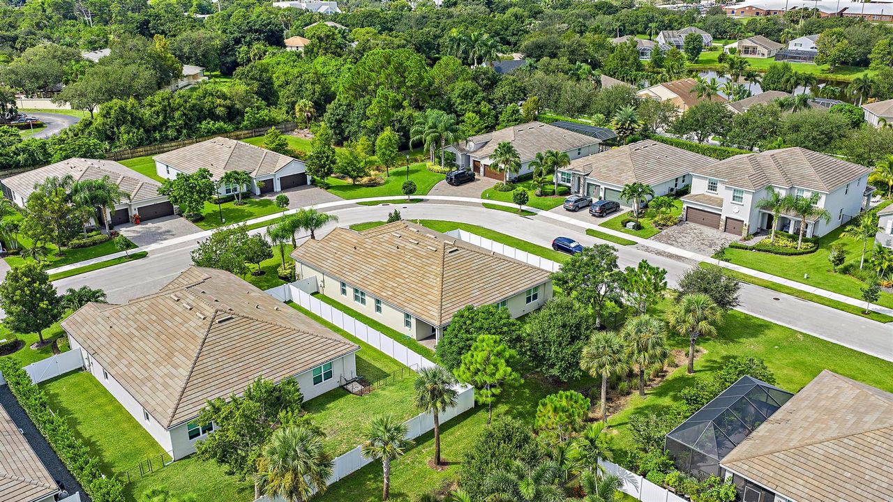 Active With Contract: $780,000 (4 beds, 3 baths, 2838 Square Feet)