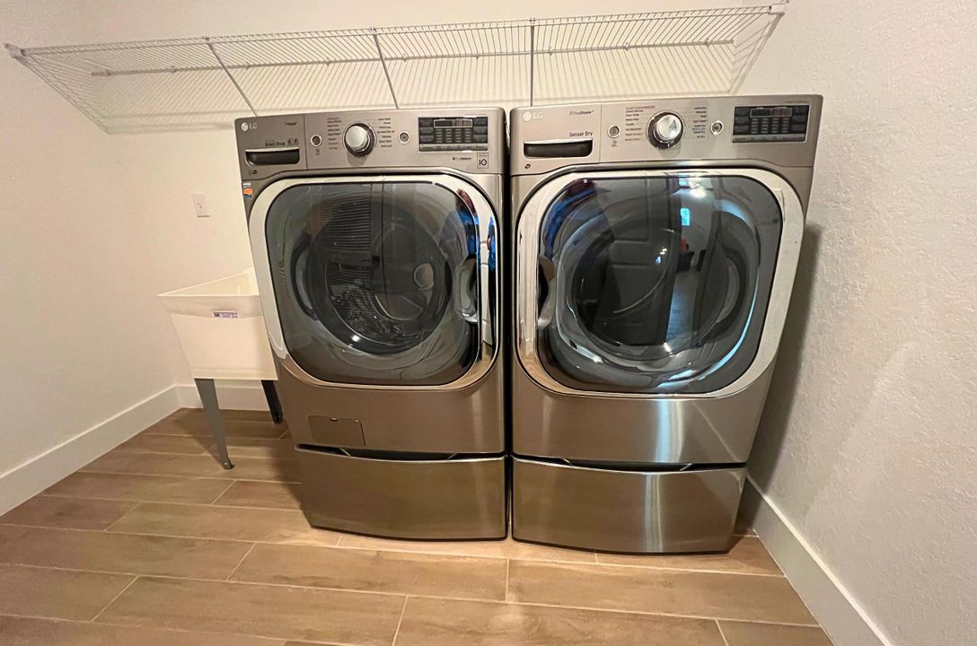 Active With Contract: $780,000 (4 beds, 3 baths, 2838 Square Feet)