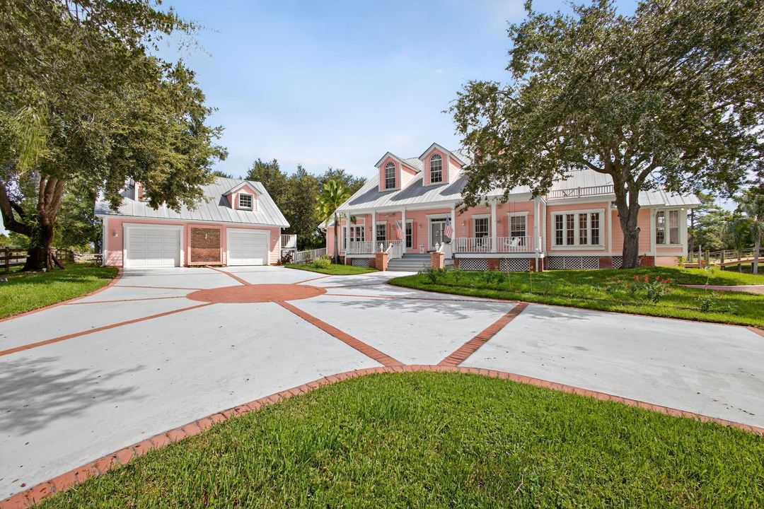 For Sale: $1,495,000 (6 beds, 6 baths, 4979 Square Feet)