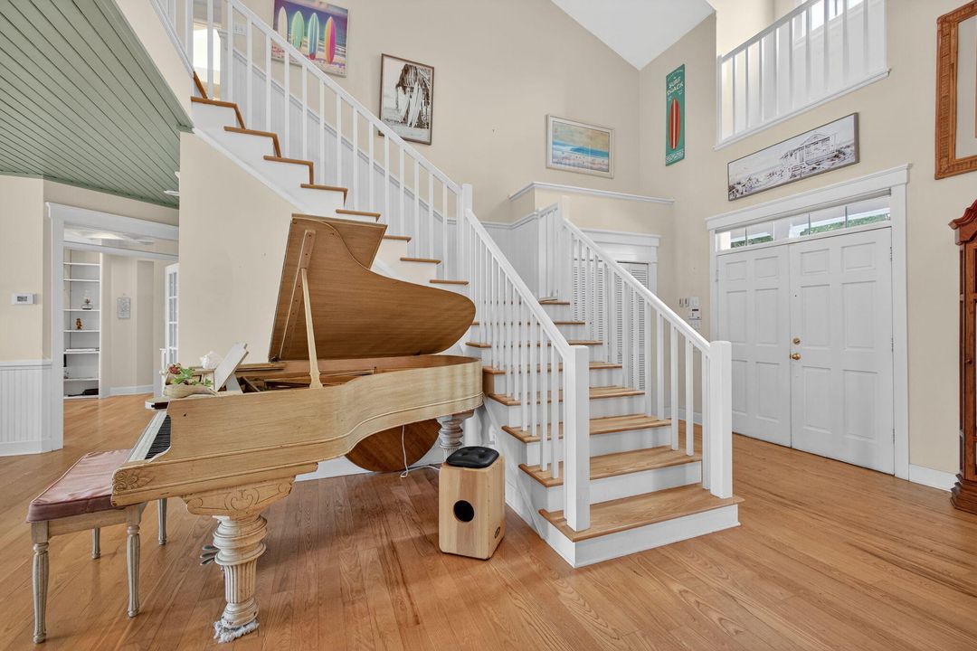 For Sale: $1,495,000 (6 beds, 6 baths, 4979 Square Feet)