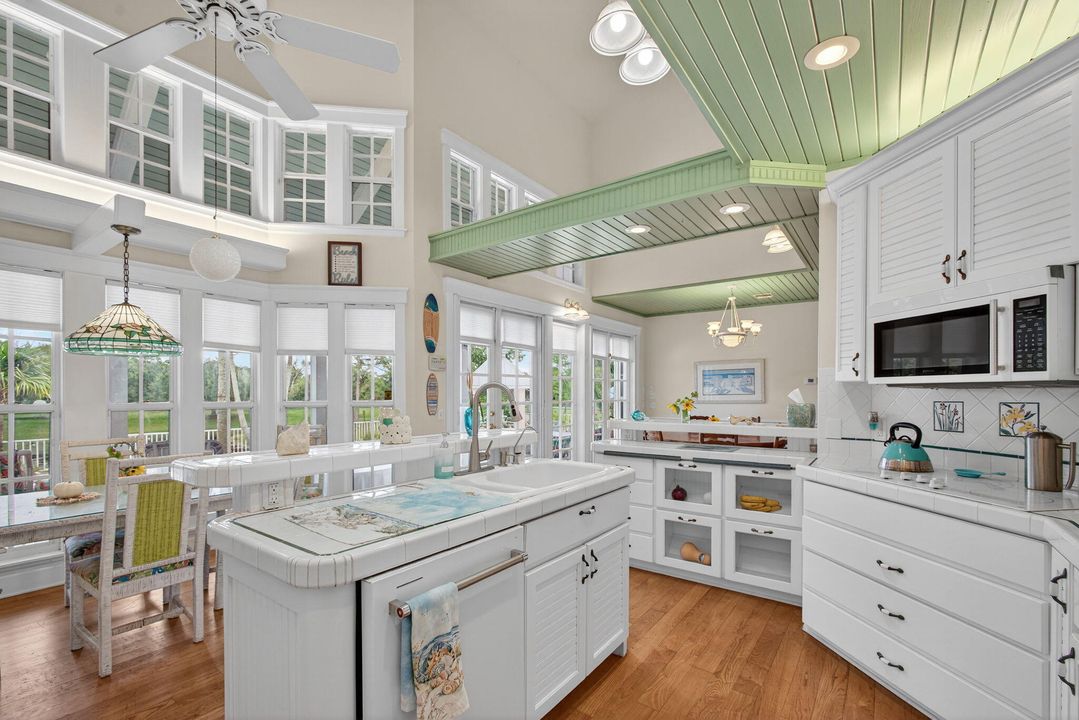 For Sale: $1,495,000 (6 beds, 6 baths, 4979 Square Feet)