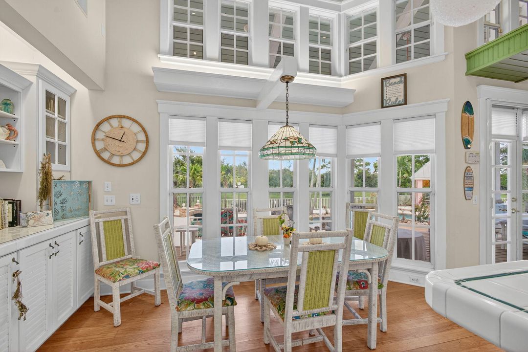 For Sale: $1,495,000 (6 beds, 6 baths, 4979 Square Feet)