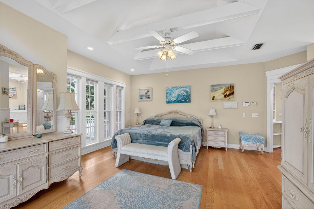 For Sale: $1,495,000 (6 beds, 6 baths, 4979 Square Feet)